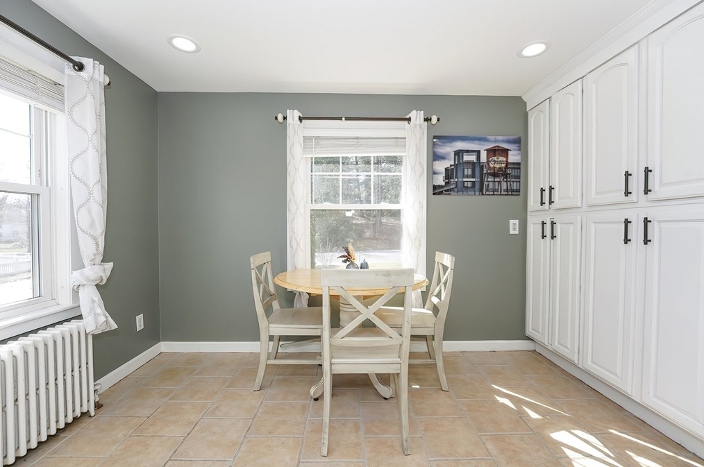 30 Pleasant St, Foxborough MA  02035-2925 exterior