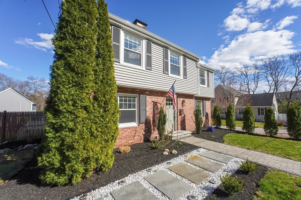 30 Pleasant St, Foxborough MA  02035-2925 exterior