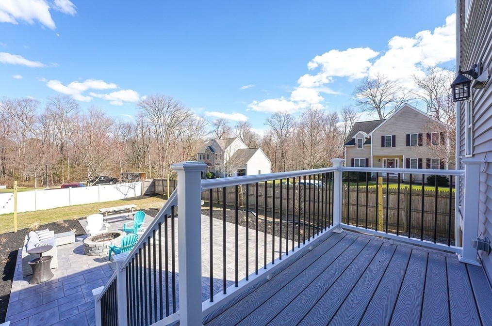 30 Pleasant St, Foxborough MA  02035-2925 exterior