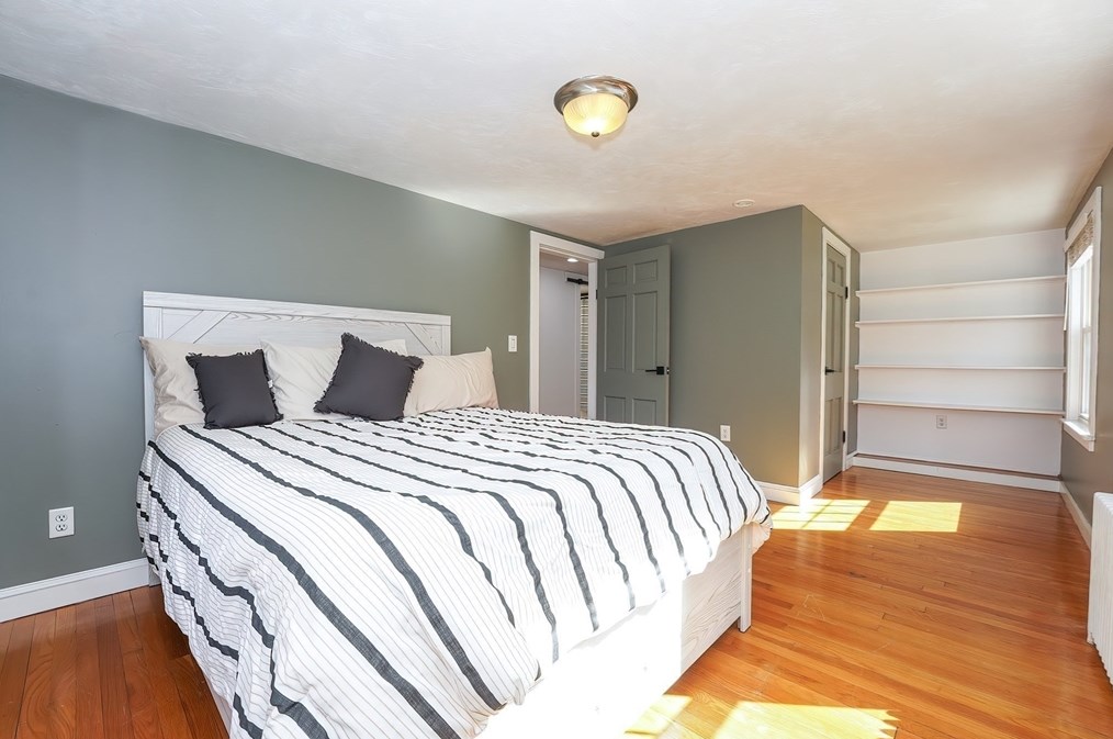 30 Pleasant St, Foxborough MA  02035-2925 exterior