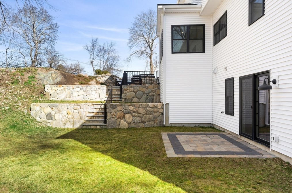 460 Pearl St, Reading MA  01867-1359 exterior