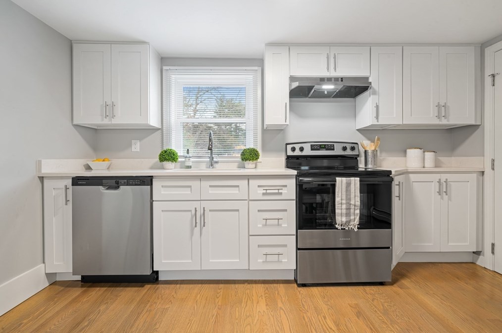 6 Belle Rd, Pembroke MA  02359-2440 exterior