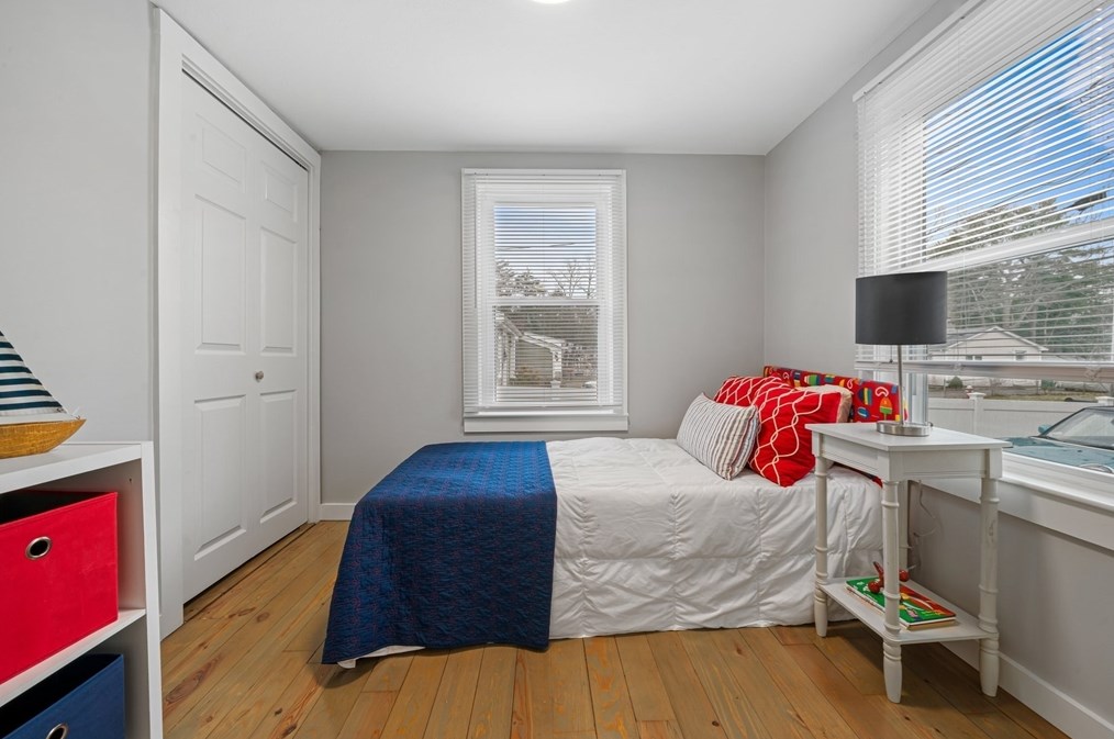 6 Belle Rd, Pembroke MA  02359-2440 exterior