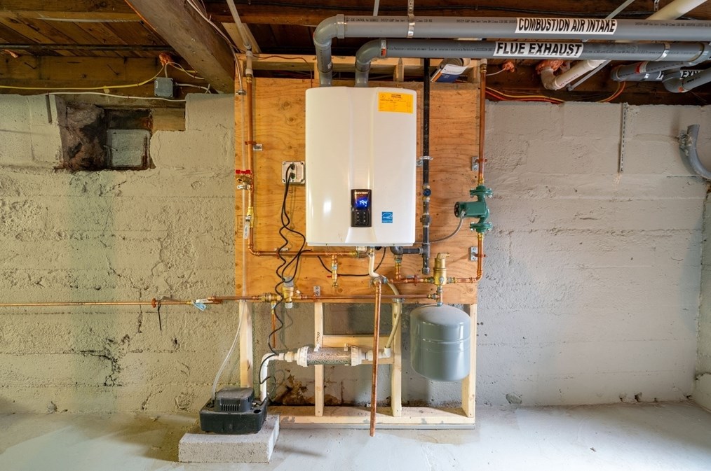 6 Belle Rd, Pembroke MA  02359-2440 exterior