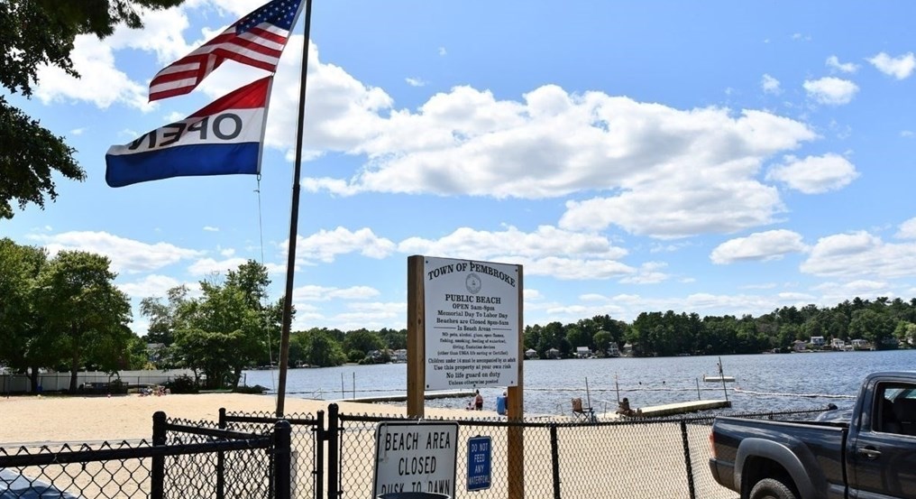 6 Belle Rd, Pembroke MA  02359-2440 exterior