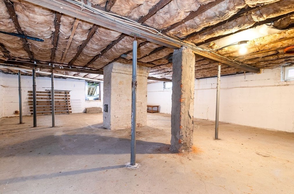 89 Post Island Rd, Quincy MA  02169-2643 exterior