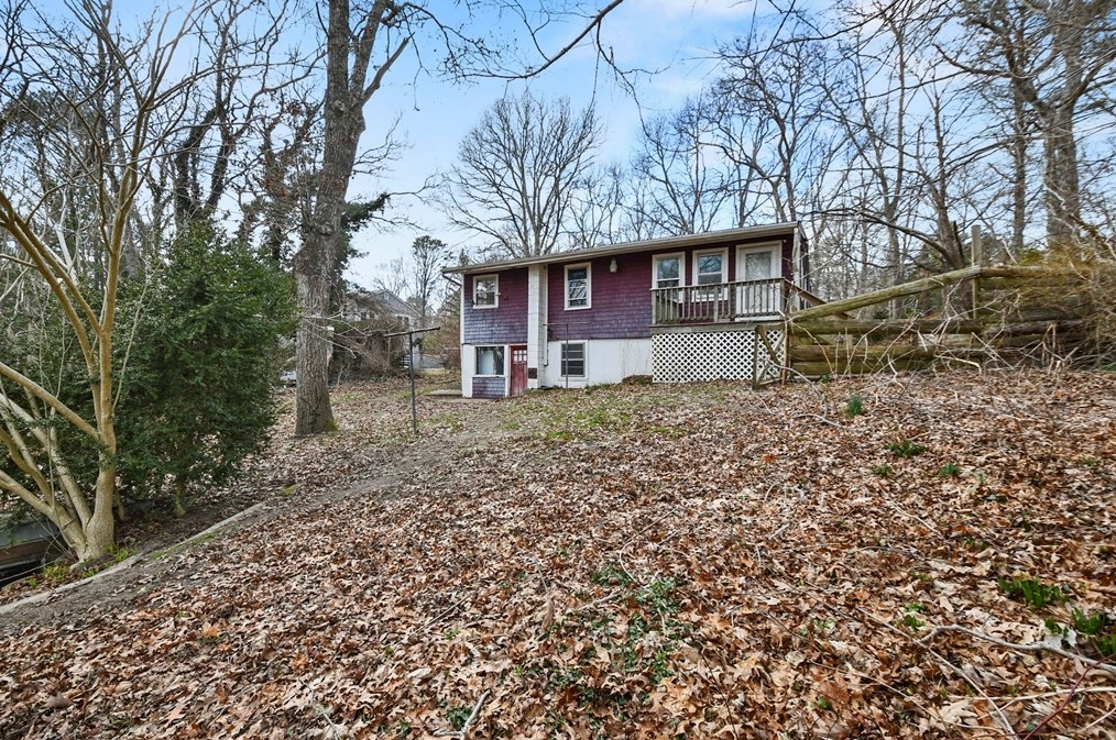 502 Bourne Rd, Plymouth MA  02360-2812 exterior