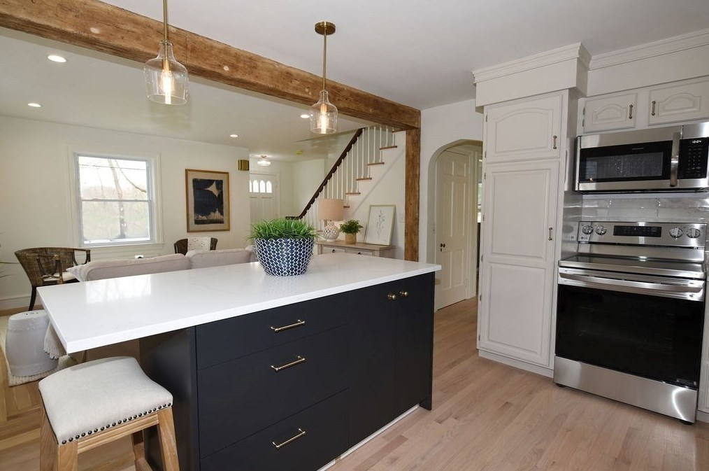 644 Taunton Ave, Seekonk MA  02771-3117 exterior