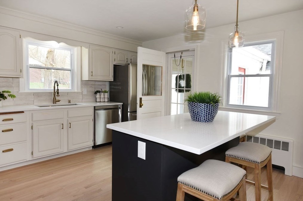 644 Taunton Ave, Seekonk MA  02771-3117 exterior