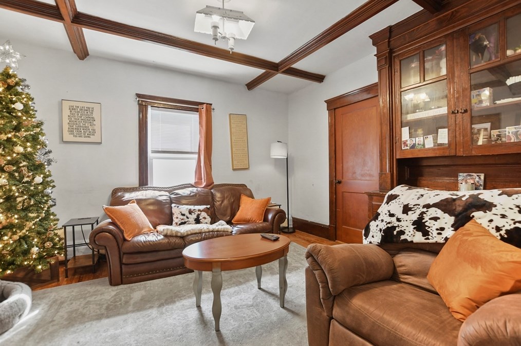 67 Hawthorn St, Lowell MA 01851-3615 exterior