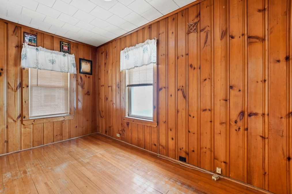 67 Hawthorn St, Lowell MA 01851-3615 exterior