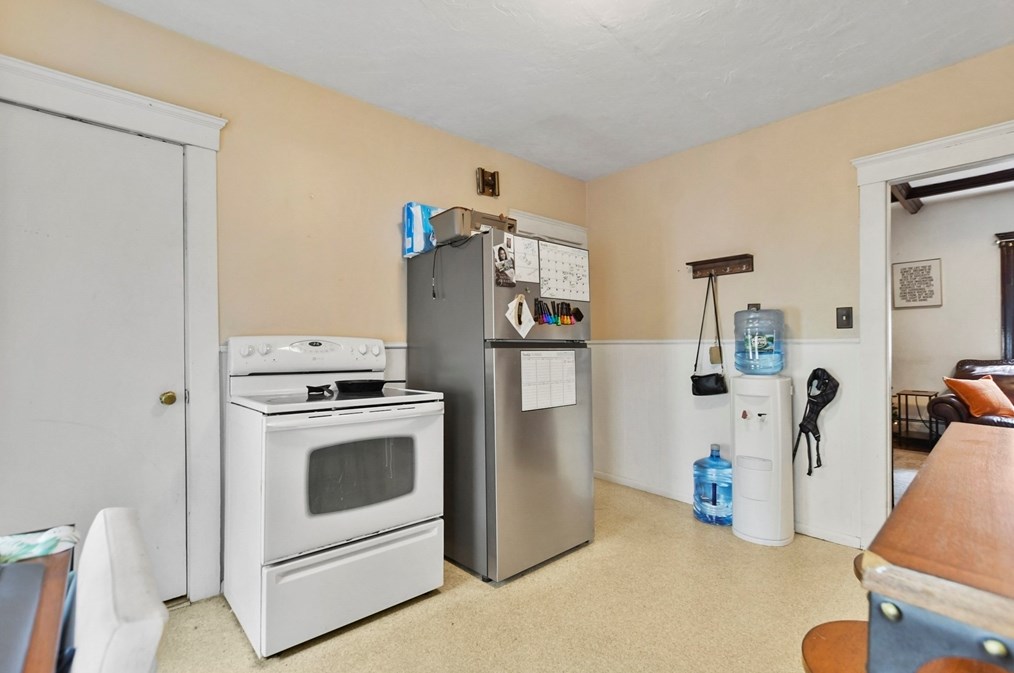 67 Hawthorn St, Lowell MA 01851-3615 exterior