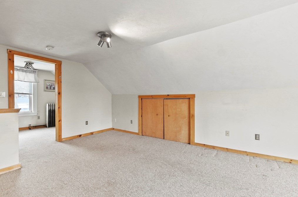 67 Hawthorn St, Lowell MA 01851-3615 exterior