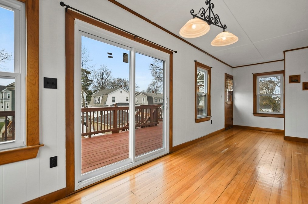 67 Hawthorn St, Lowell MA 01851-3615 exterior