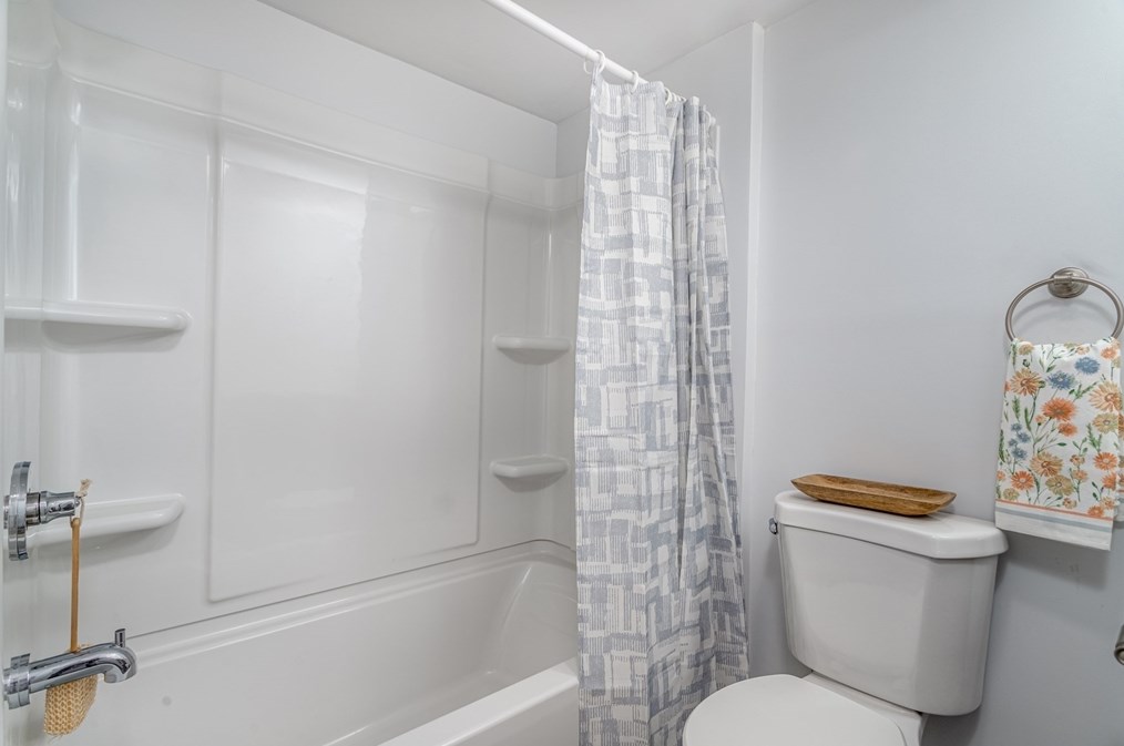 568 Harvard Ave, Royalston MA  01331-3010 exterior