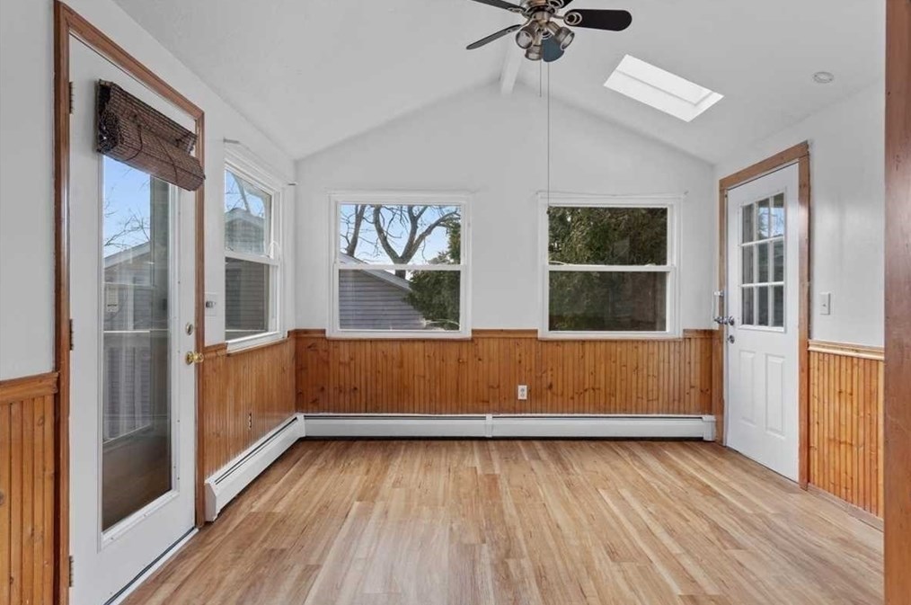 18 Mohican Rd, Worcester MA  01605-2312 exterior