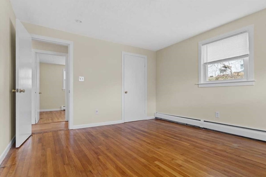 18 Mohican Rd, Worcester MA  01605-2312 exterior