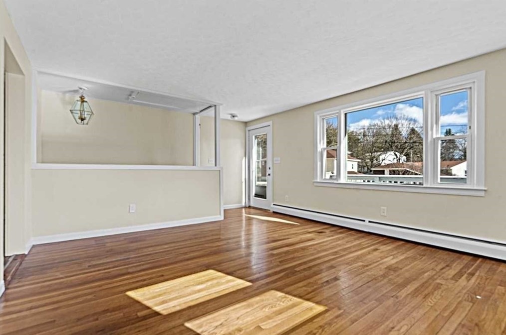 18 Mohican Rd, Worcester MA  01605-2312 exterior