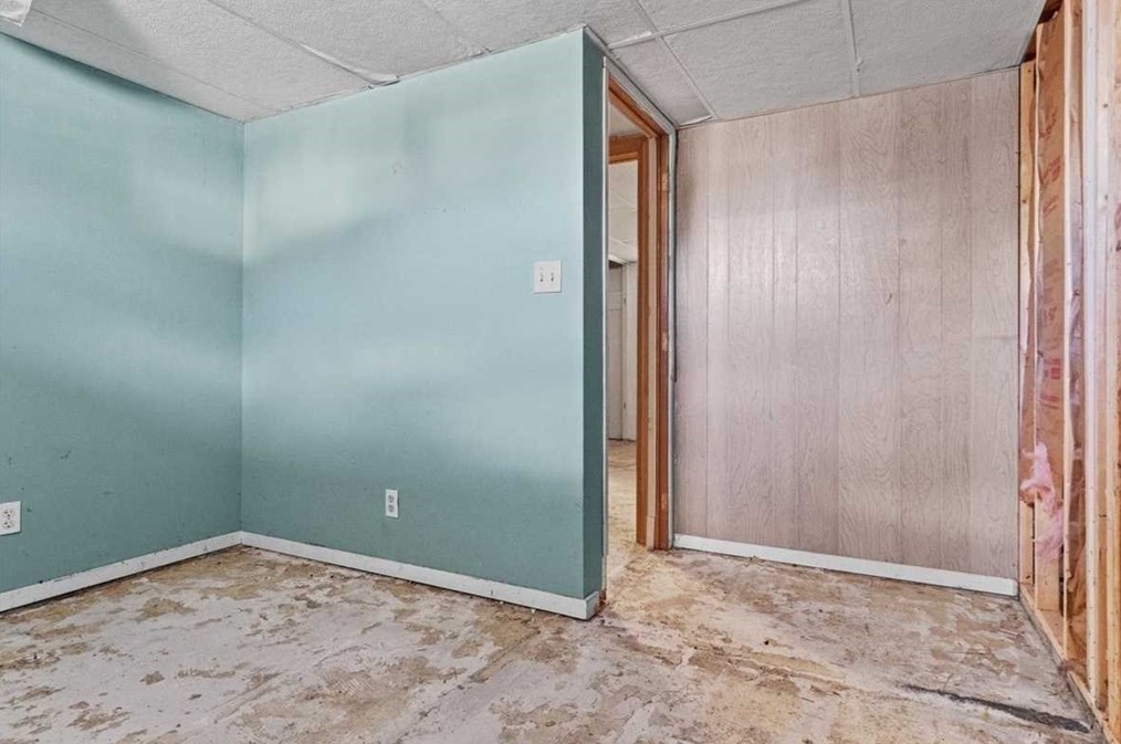 18 Mohican Rd, Worcester MA  01605-2312 exterior