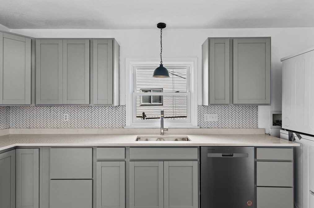 140 Irving St, Everett MA 02149-4825 exterior