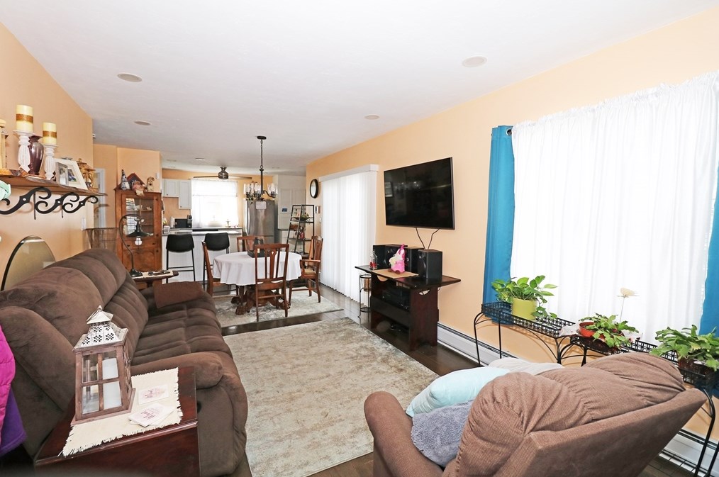 175 Sprague St, Fall River MA  02724-1429 exterior