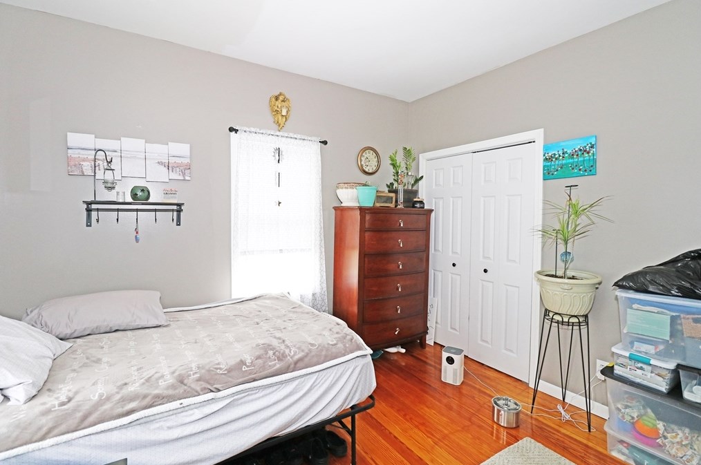 175 Sprague St, Fall River MA  02724-1429 exterior