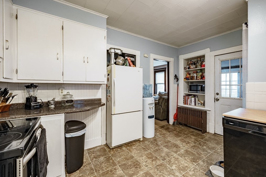 578 Springfield St, Chicopee MA 01013-2853 exterior