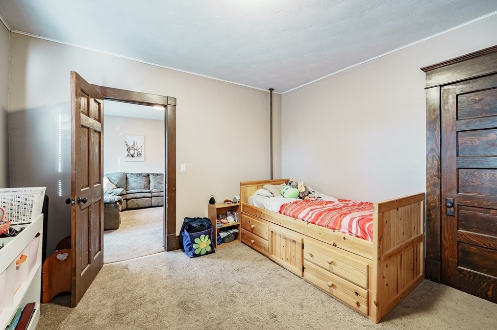 578 Springfield St, Chicopee MA 01013-2853 exterior