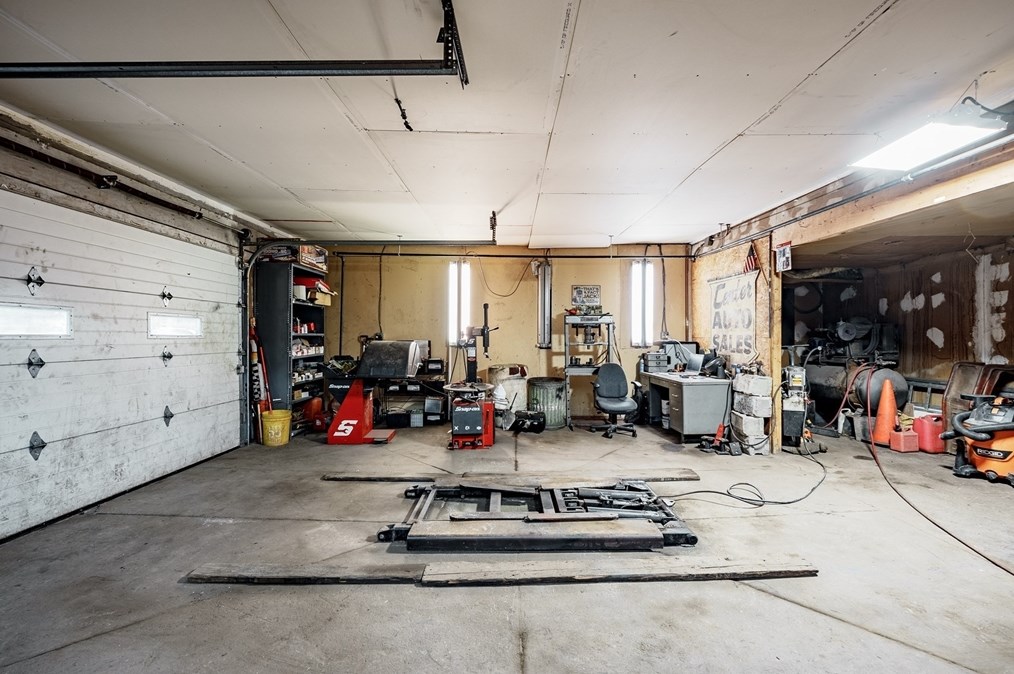 578 Springfield St, Chicopee MA 01013-2853 exterior