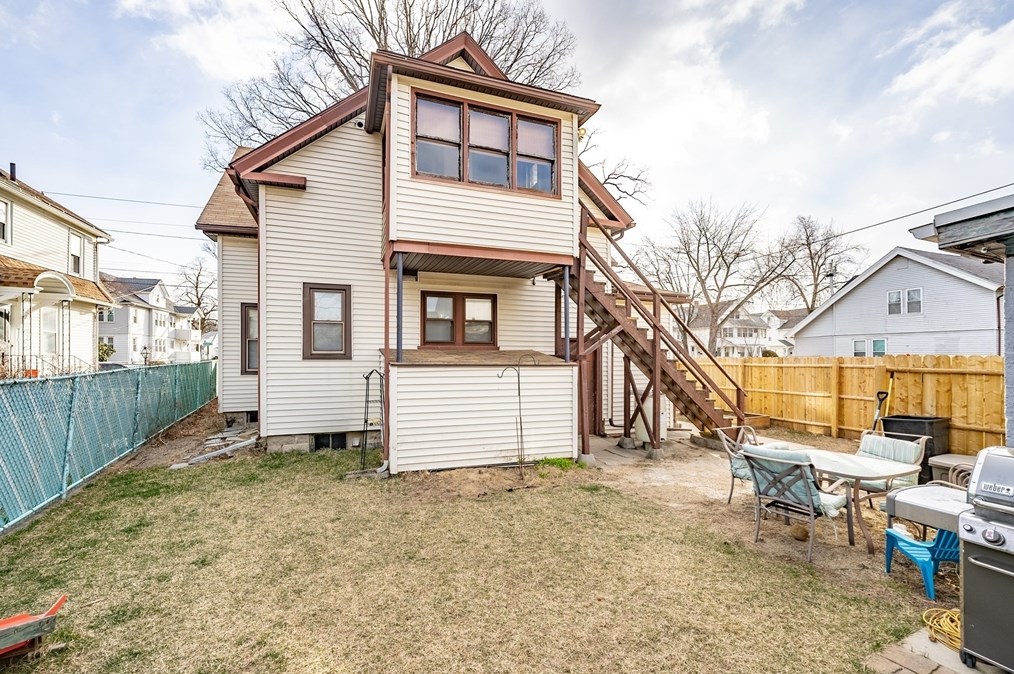 578 Springfield St, Chicopee MA 01013-2853 exterior