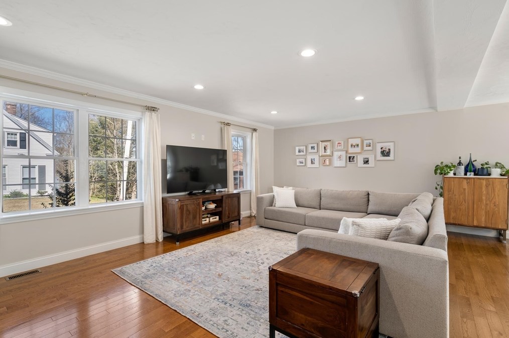 17 Plymouth St, Canton MA  02021-2927 exterior