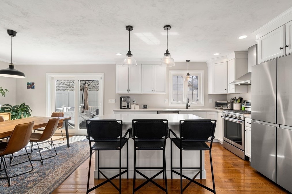 17 Plymouth St, Canton MA  02021-2927 exterior