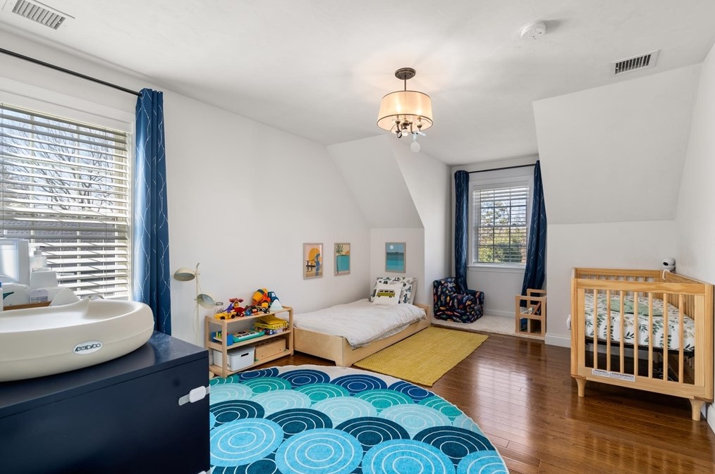 17 Plymouth St, Canton MA  02021-2927 exterior