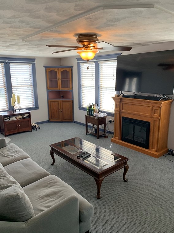 182 Delmont Ave, Worcester MA  01604-3206 exterior