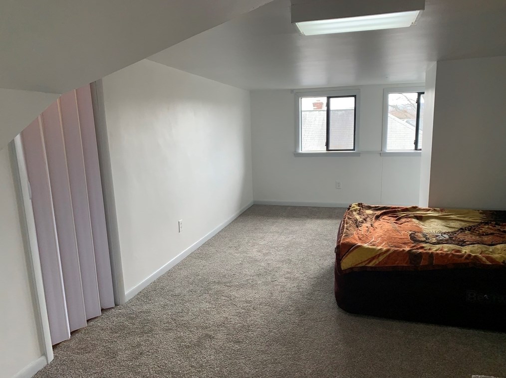 182 Delmont Ave, Worcester MA  01604-3206 exterior