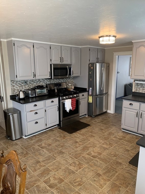 182 Delmont Ave, Worcester MA  01604-3206 exterior