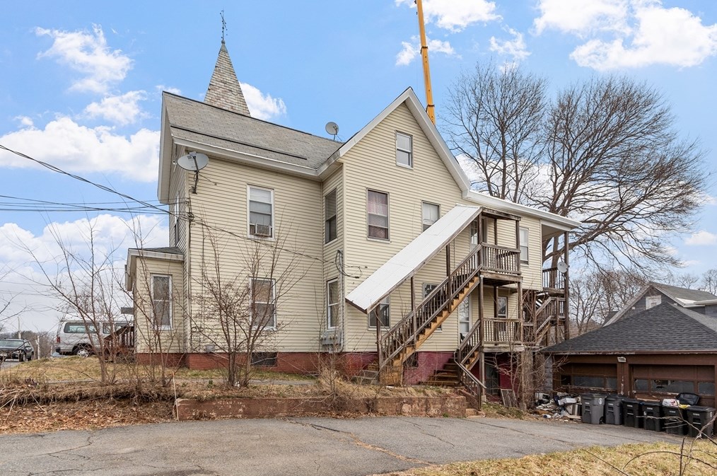 29 Osgood St, Gardner MA 01440-3821 exterior