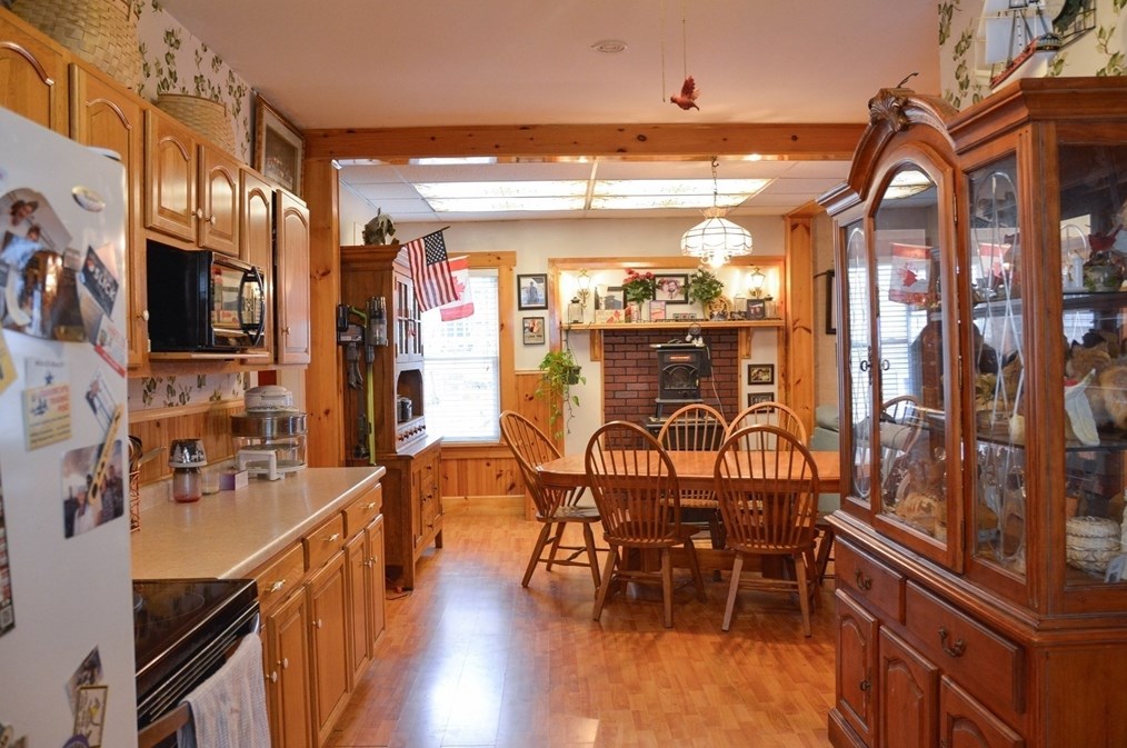 220 Front St, Winchendon MA 01475-1555 exterior