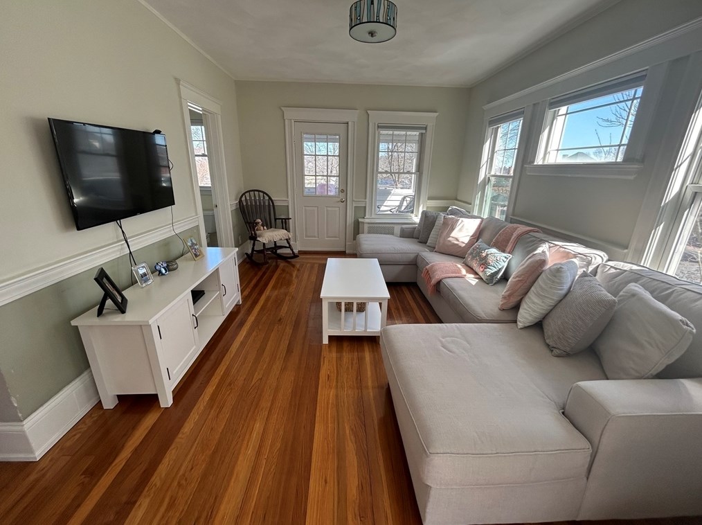 15 Farmer Rd, Arlington MA  02476-6021 exterior