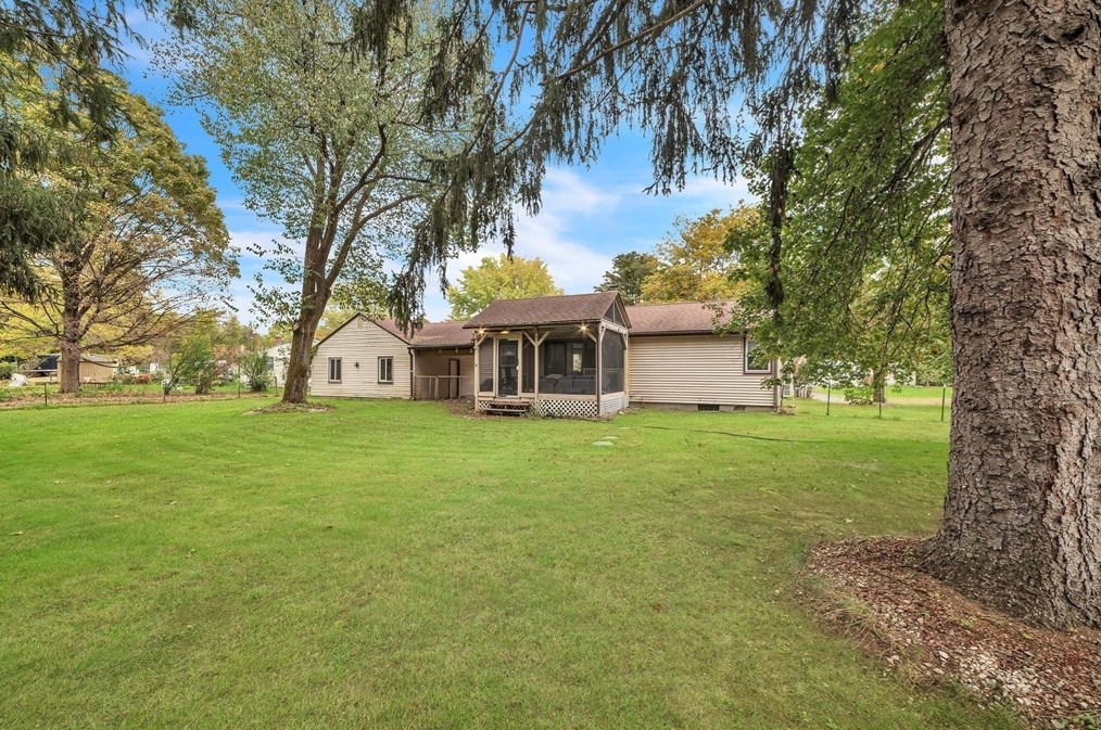 7 Lanebrook Cir, Granby MA  01033-9735 exterior