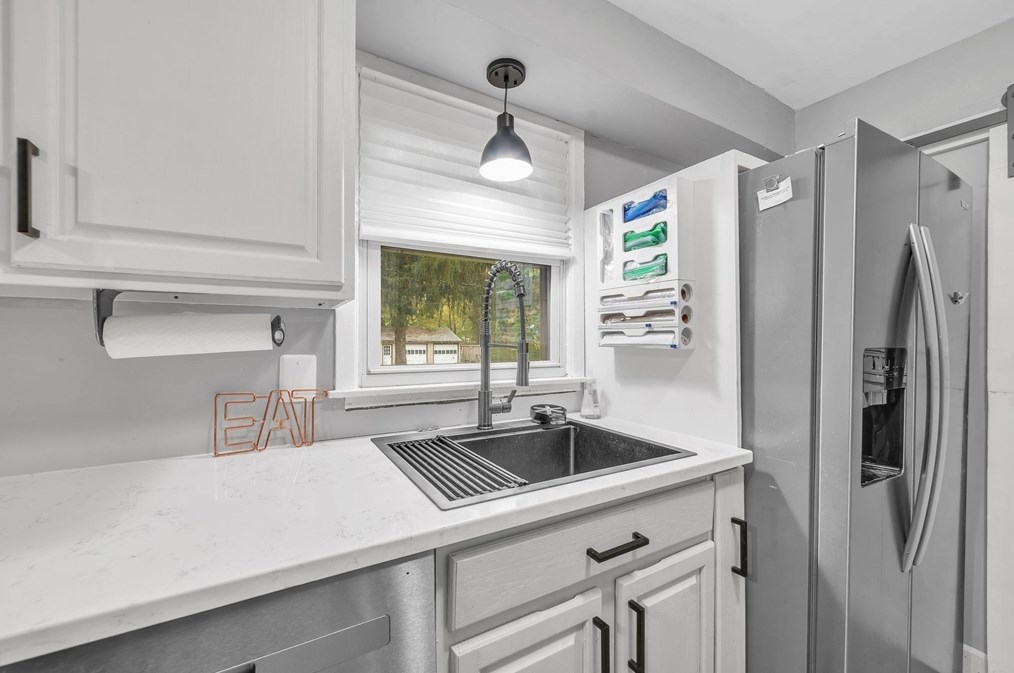 7 Lanebrook Cir, Granby MA  01033-9735 exterior