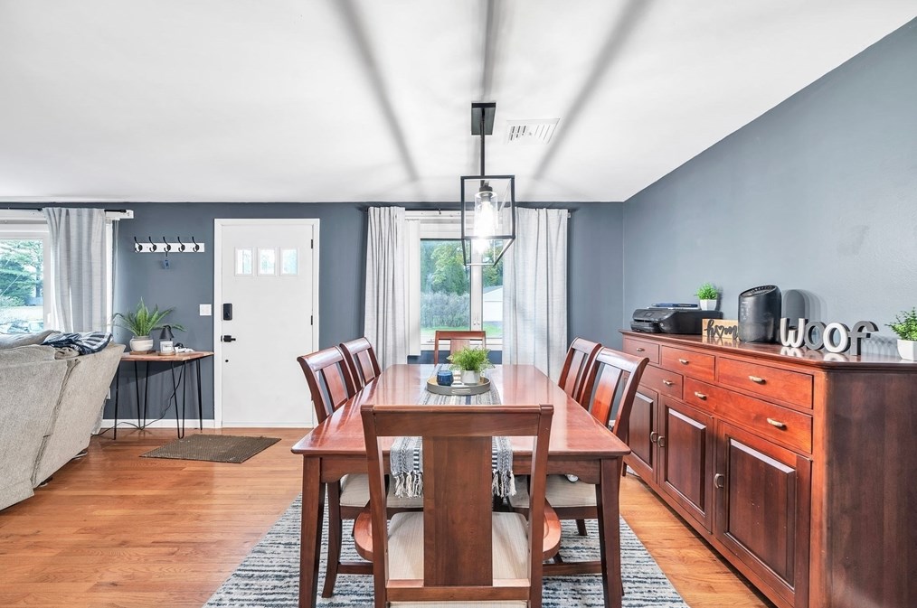 7 Lanebrook Cir, Granby MA  01033-9735 exterior