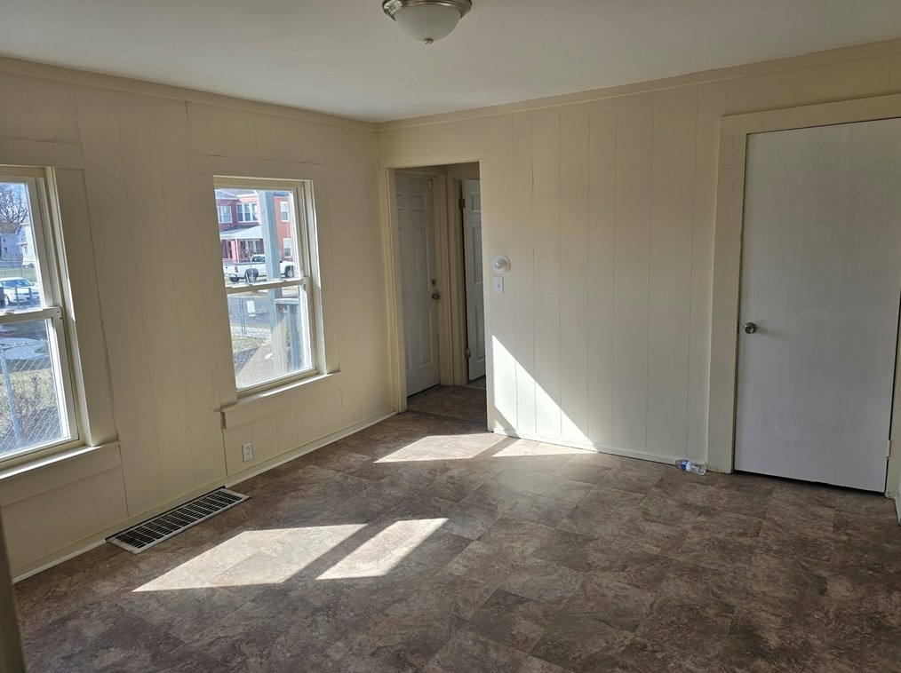 91 Lebanon St, Springfield MA  01109-4321 exterior