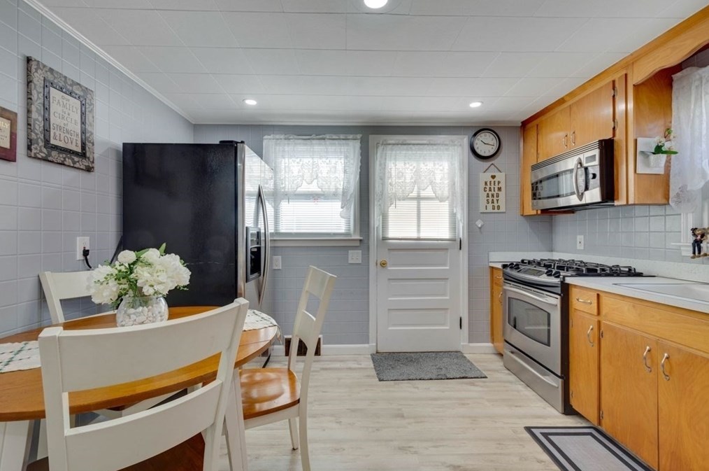 246 Purchase St, Milford MA  01757-3801 exterior