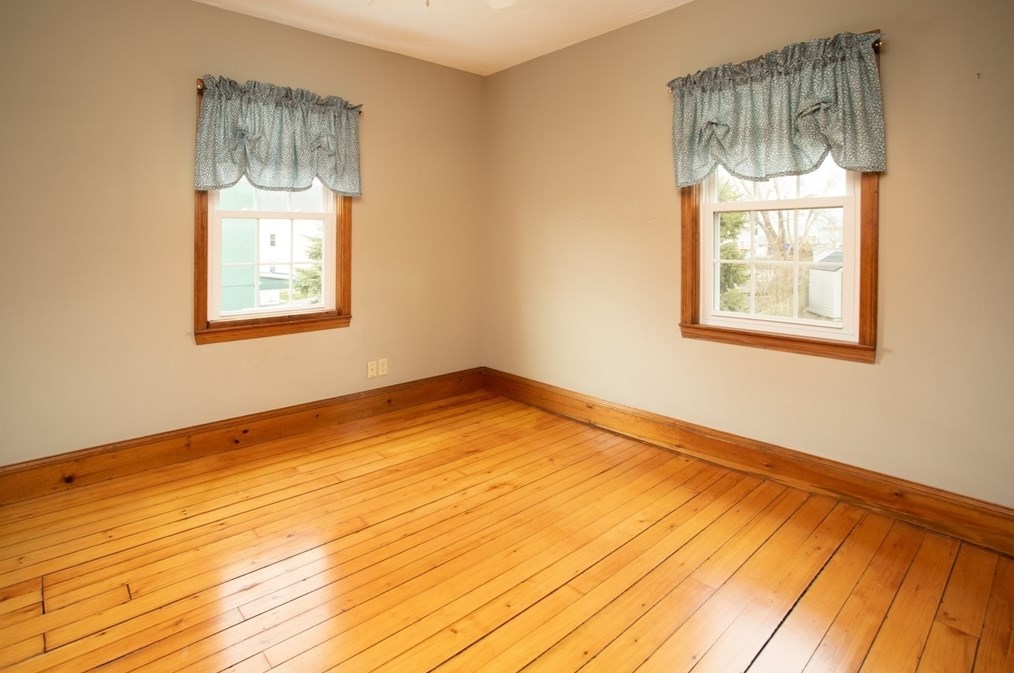 564 Almond St, Fall River MA 02724-1504 exterior