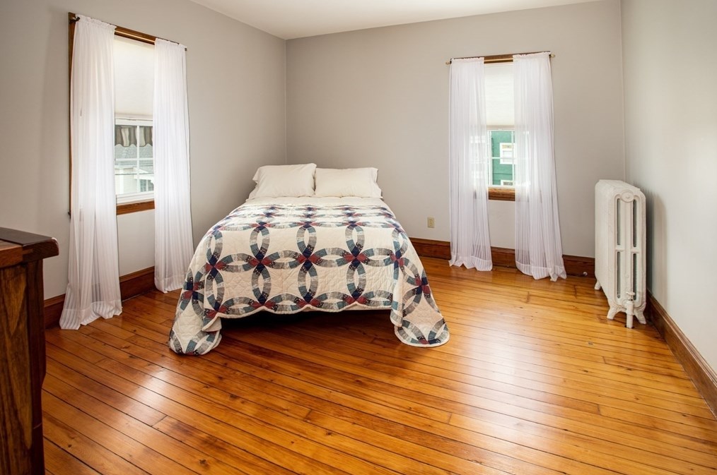 564 Almond St, Fall River MA 02724-1504 exterior