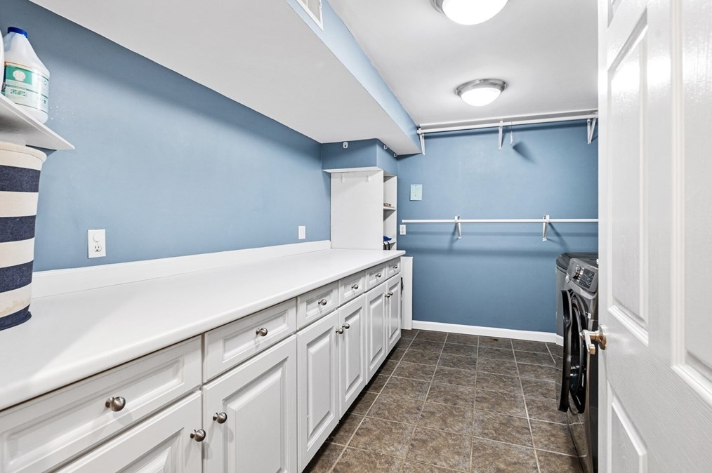 2 Franklin Rodgers Rd, Hingham MA 02043-2664 exterior