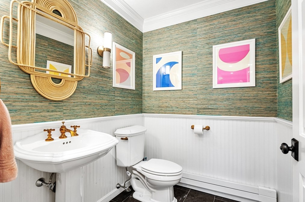 2 Franklin Rodgers Rd, Hingham MA 02043-2664 exterior