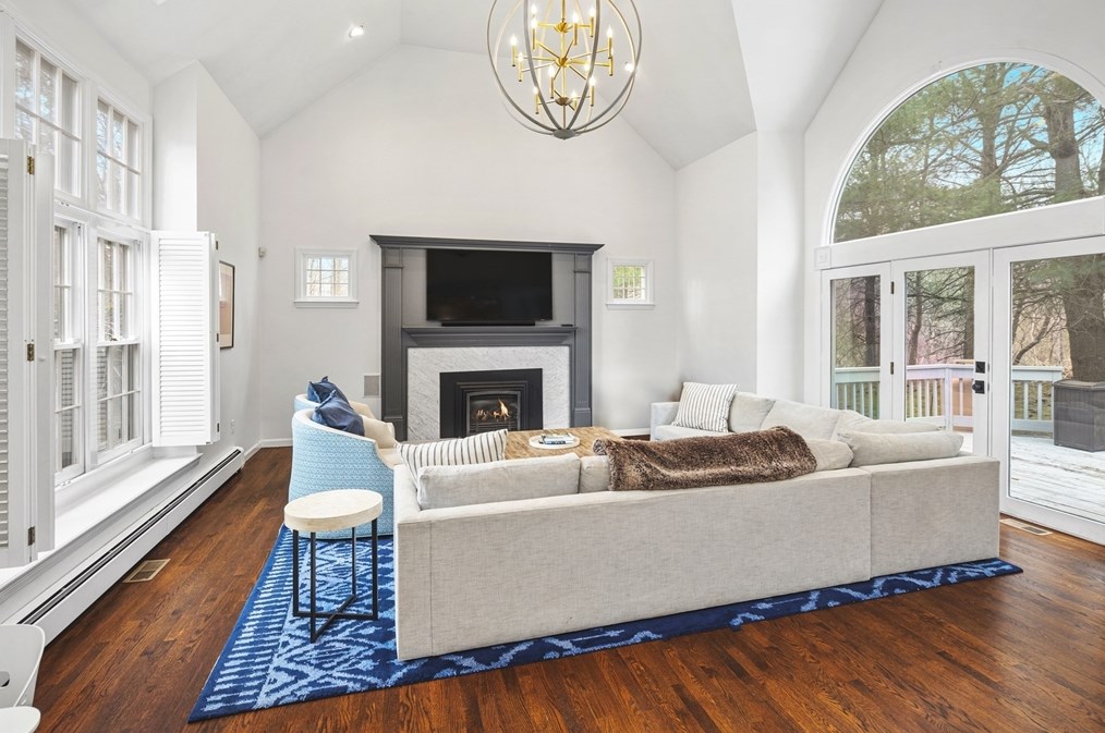 2 Franklin Rodgers Rd, Hingham MA 02043-2664 exterior