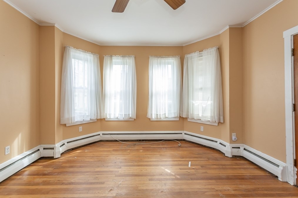 88 Howe St, Fall River MA 02724-2306 exterior